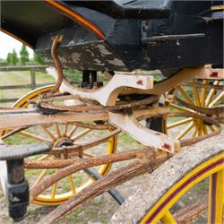 “The Duchess” Char-a-banc, ex. Bath Carriage Museum previously owned by B.J. Wicks & Son, Built by John Marstons, Birmingham.


A four wheeled horse drawn Char-a-Banc n named 