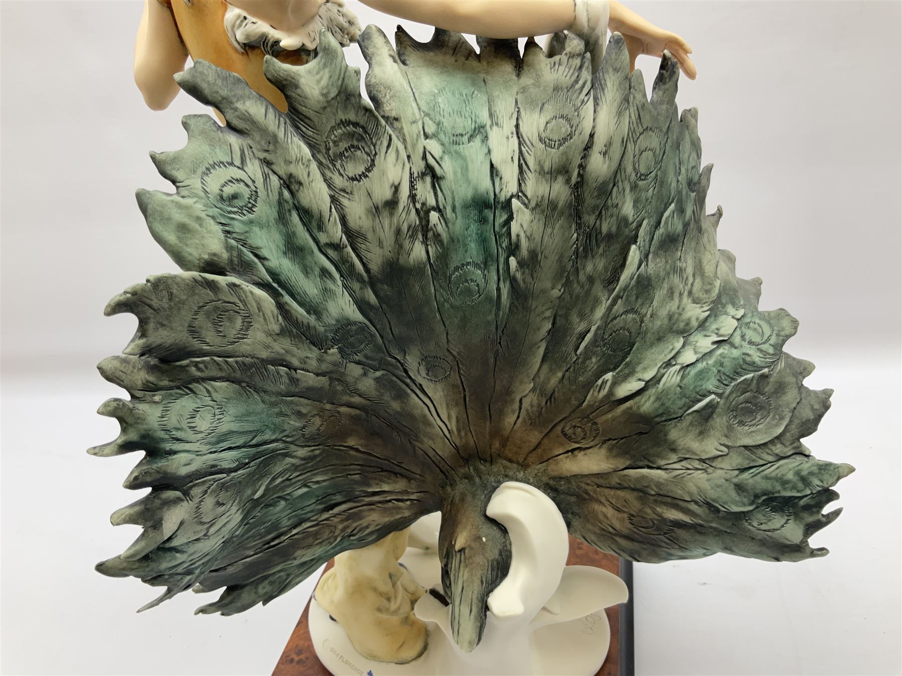 Giuseppe Armani Florence limited edition Isadora figure group, 2315/3000, no. 0633C, H47cm