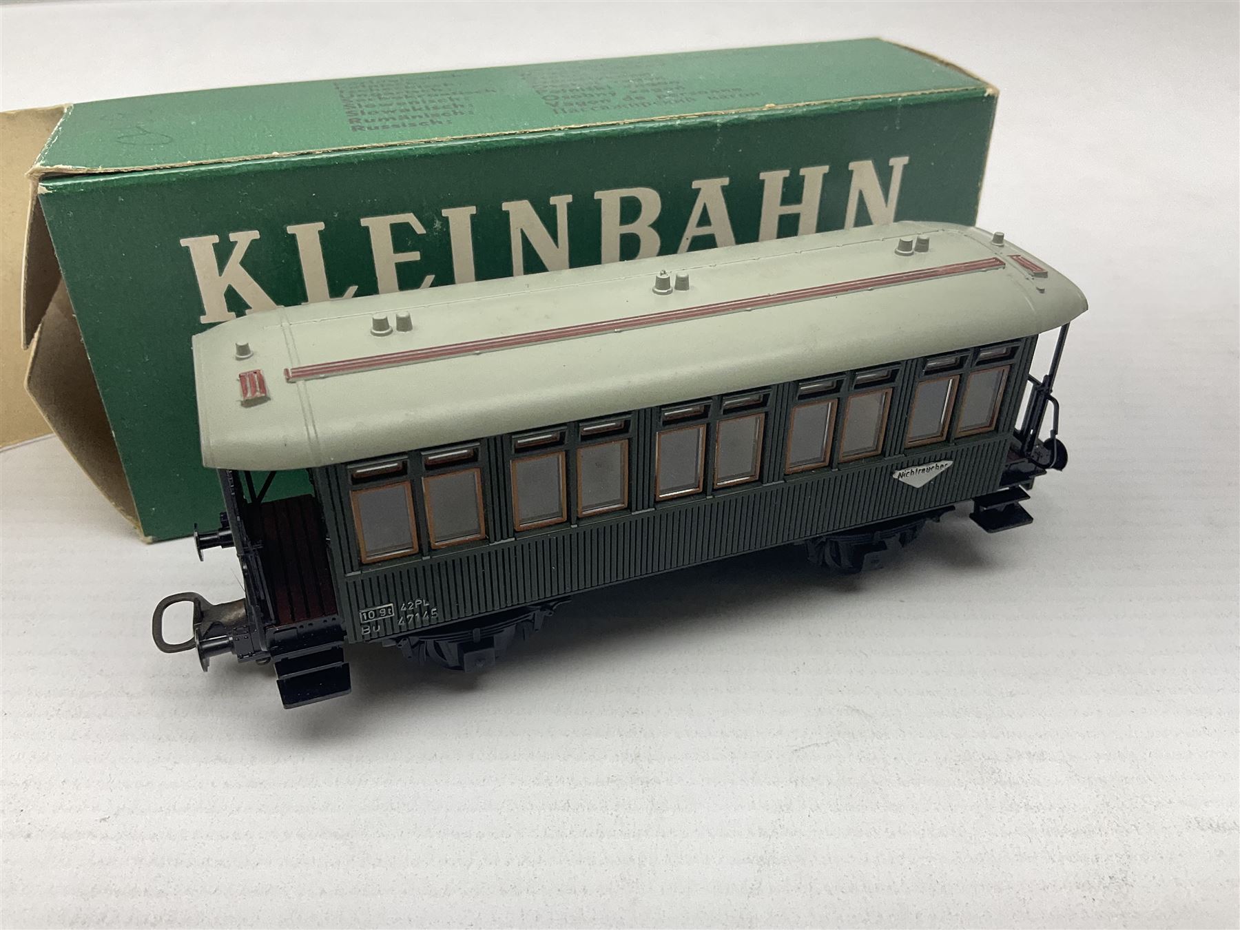 Kleinbahn HO gauge - thirteen passenger coaches - five 398 2.Klasse Eurofima Reisezugwagen; four OBB 387/1 D-Zugwagen; two 385 Schlafwagen; and two 370 Personenwagen 2 achsig; all boxed (13)