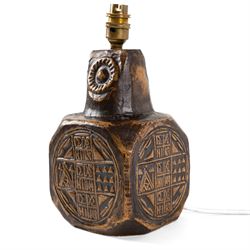 Mid century ceramic table lamp after Bernard Rooke, decorated with geomatic patterns, upon a brown ground, H30cm 