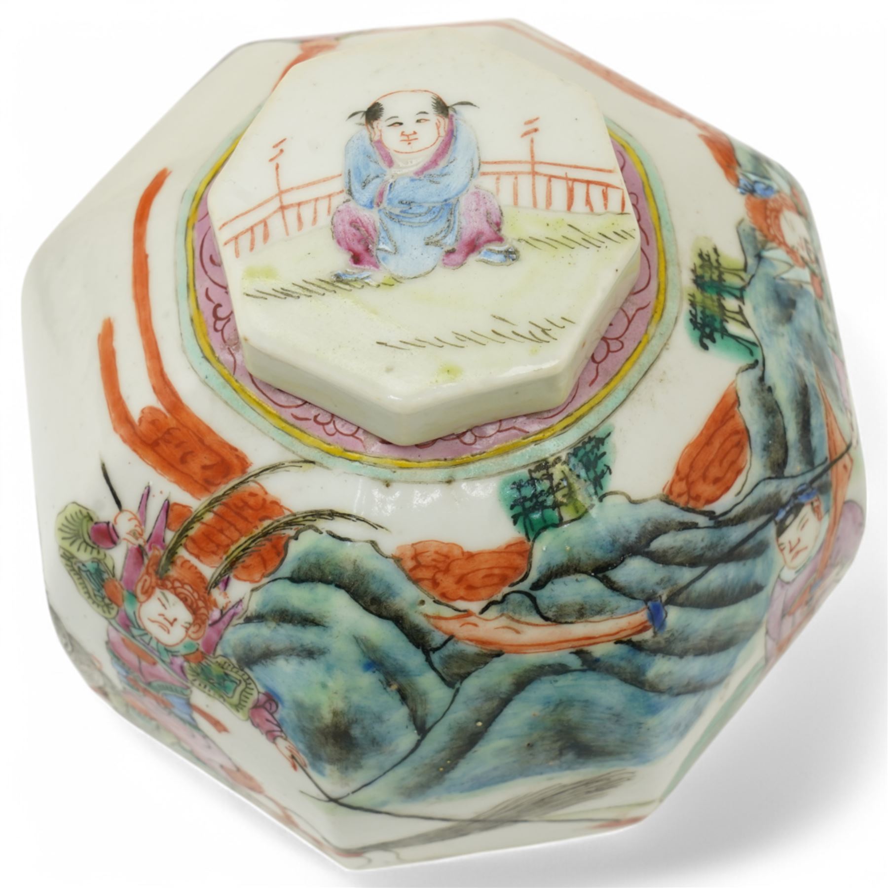 Chinese famille rose octagonal ginger jar, decorated with two warriors on horseback in a Chinese landscape, six character mark to base, possibly Kangxi, with non-matching cover, H12cm; together with a famille rose dish with similar warrior decoration, unmarked, W29cm
