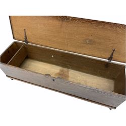 18th century oak coffer/blanket box, five plank form