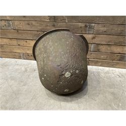 Cast iron cauldron set pot with 2 terracotta chimney pots and 2 terracotta planters,