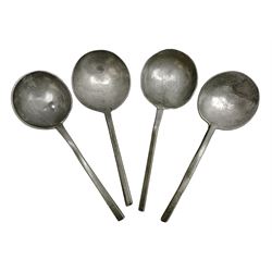 Four 17th century pewter/latten slip top spoons with round bowls, L17.5cm