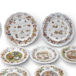 Set of four Royal Doulton Brambly Hedge Calendar plates, 2002-2005, together with ten year plates, 1996-2005 (14)