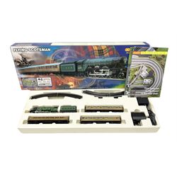Hornby '00' gauge - Flying Scotsman boxed electric train set with No.4472 'Flying Scotsman' locomotive, three coaches and accessories