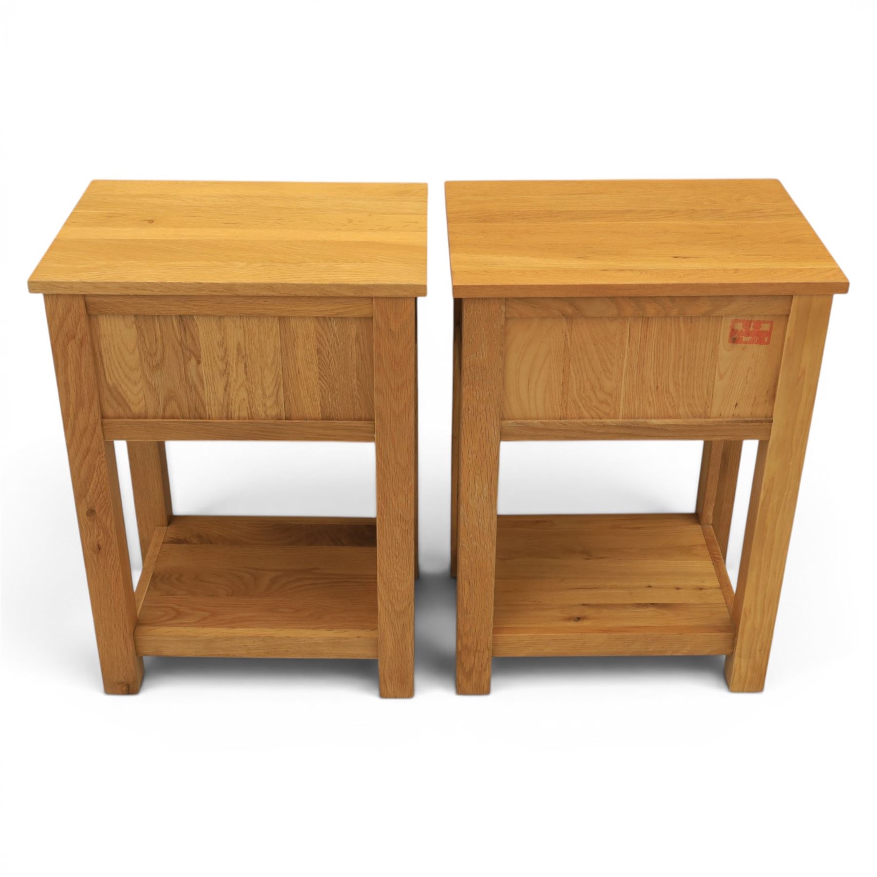 Pair of contemporary oak bedside cabinets, each fitted with single drawer