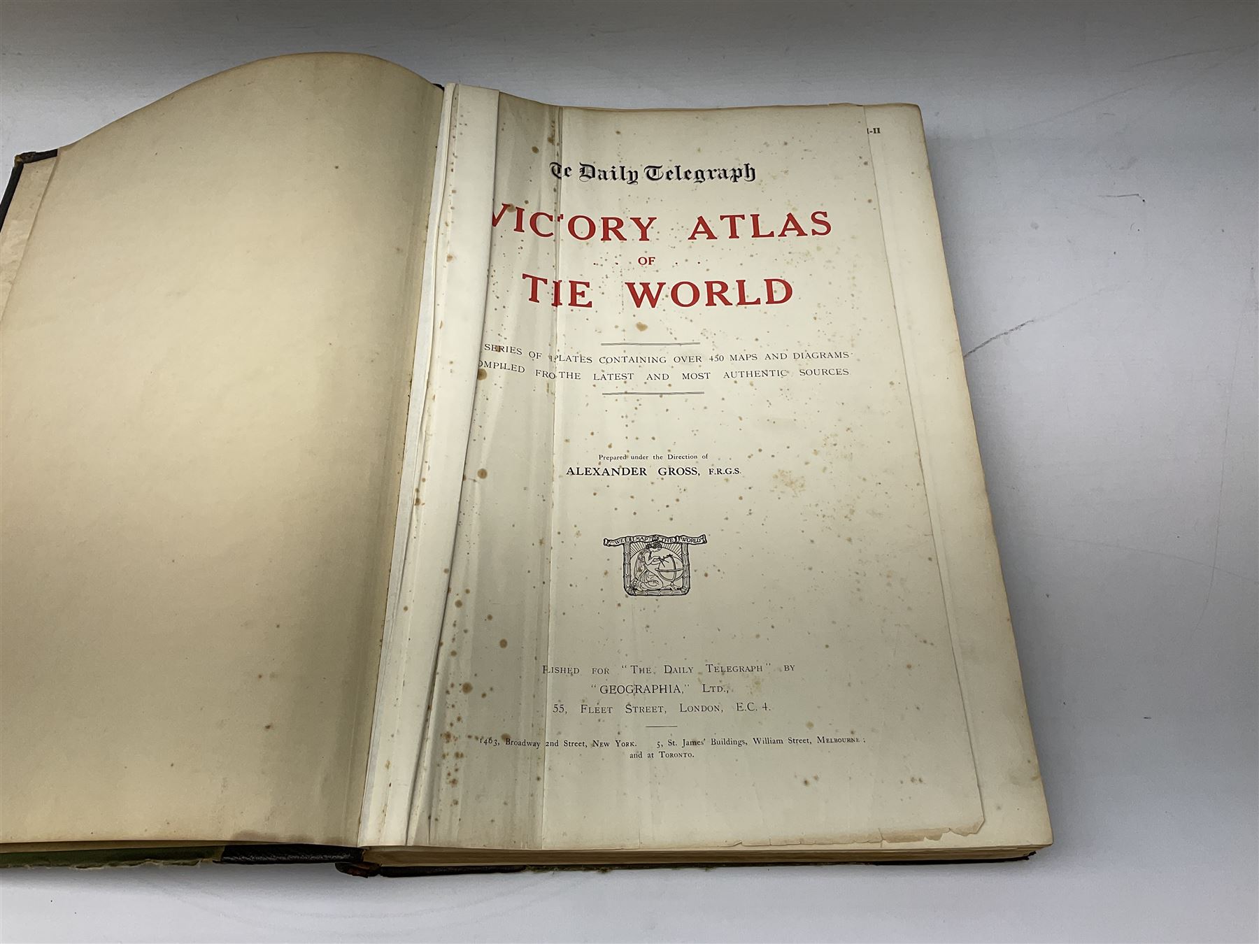 Victory Atlas of the World by The Daily Telegraph | Maps | 40725