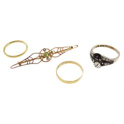 Two 18ct gold wedding bands, 9ct gold peridot and pearl brooch and a 9ct gold and silver paste ring