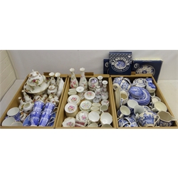  Royal Albert 'Old Country Roses' tableware and decorative ceramics, Minton Haddon Hall dishes, small vases etc, Royal Crown Derby Posies, Royal Worcester, Masons blue and white teaware, Ringtons mugs, plates and other decorative ceramics in three boxes  