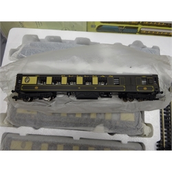  Hornby '00' gauge - 'The Mallard Passenger' Train Set No.R1103, boxed  