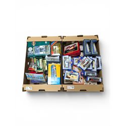 Collection of diecast model buses and similar, including Corgi, Oxford Diecast, Great Brit...