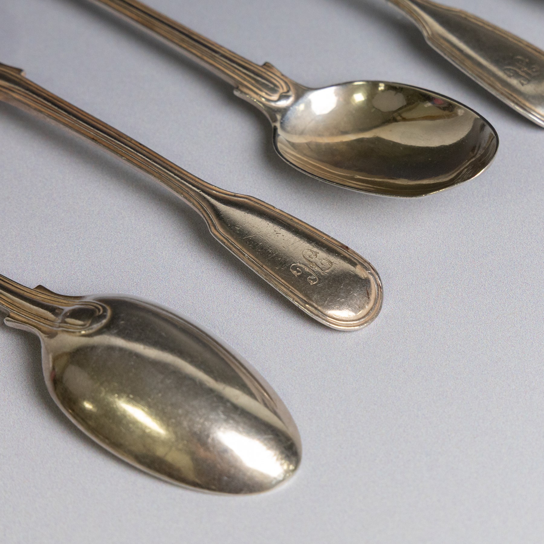 Set of six Victorian silver Fiddle & Reed pattern teaspoons, each with engraved initial, hallmarked Chawner & Co, London 1847