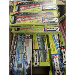 Collection of HO and OO gauge model railway rolling stock and accessories, including Fleischman locomotives, carriages, goods wagons, kit built rolling stock, Kitmaster built rolling stock, etc, in four boxes