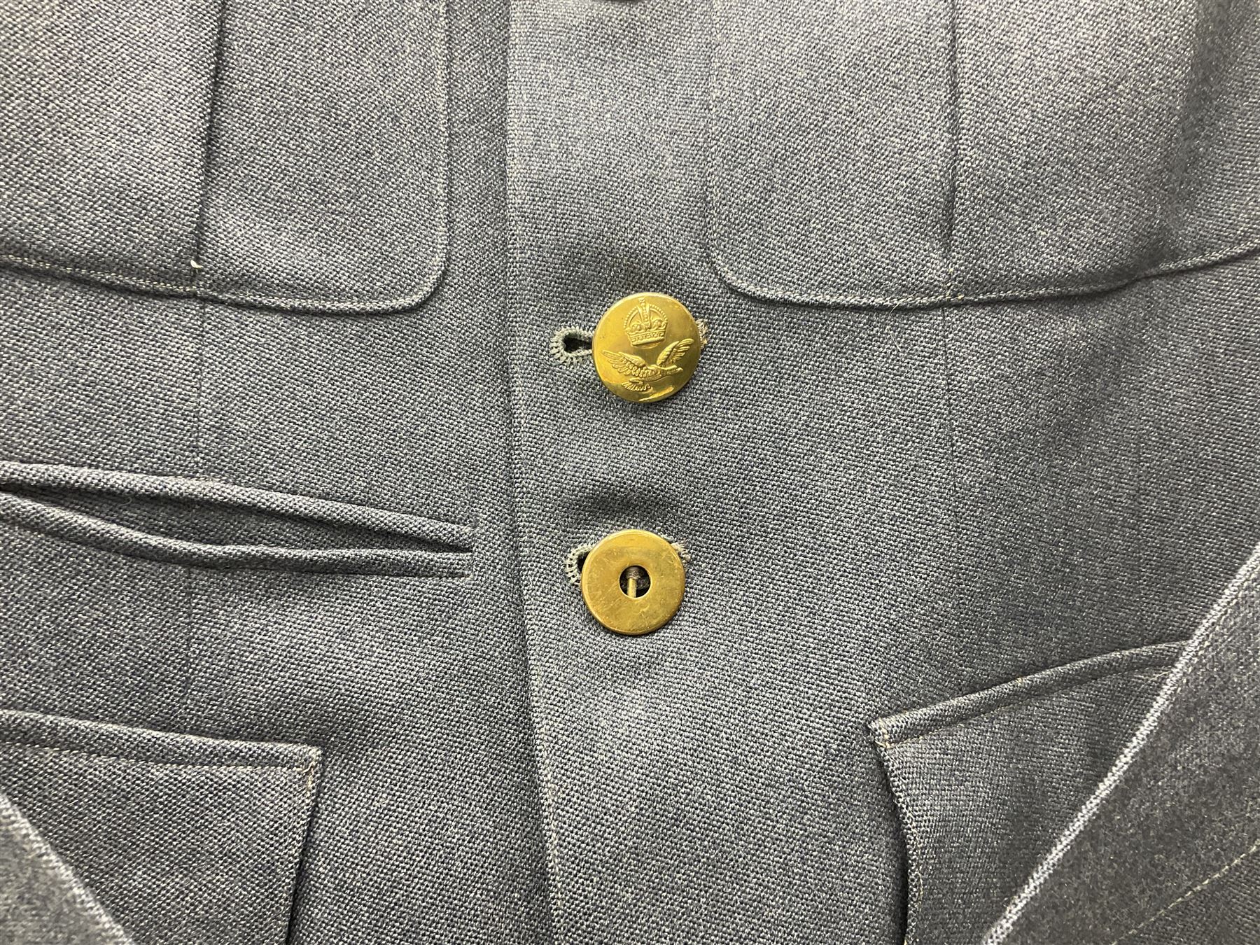 RAF pilot officer's tunic, bears Gieves label 'W.L. Dumble C/68/11406 L/6/51'