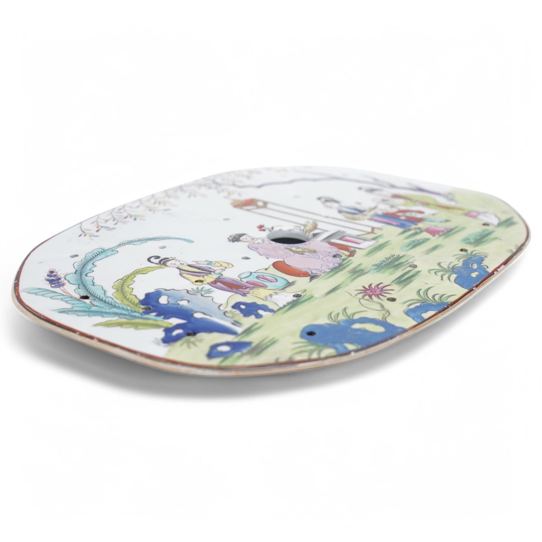 Early 19th century Masons Ironstone drainer decorated in the Cantonese style with Chinese figures in a garden 31cm x 23cm