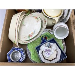 Burleigh Ware jug of baluster form modelled with fox and heron, cabbage dish, Carlton Ware lobster scallop dish, Royal Doulton The Hunting Man plate, Grimwades, other early 20th century ceramics and a Henry Alcock wash set to include jug and bowl, chamber pot etc