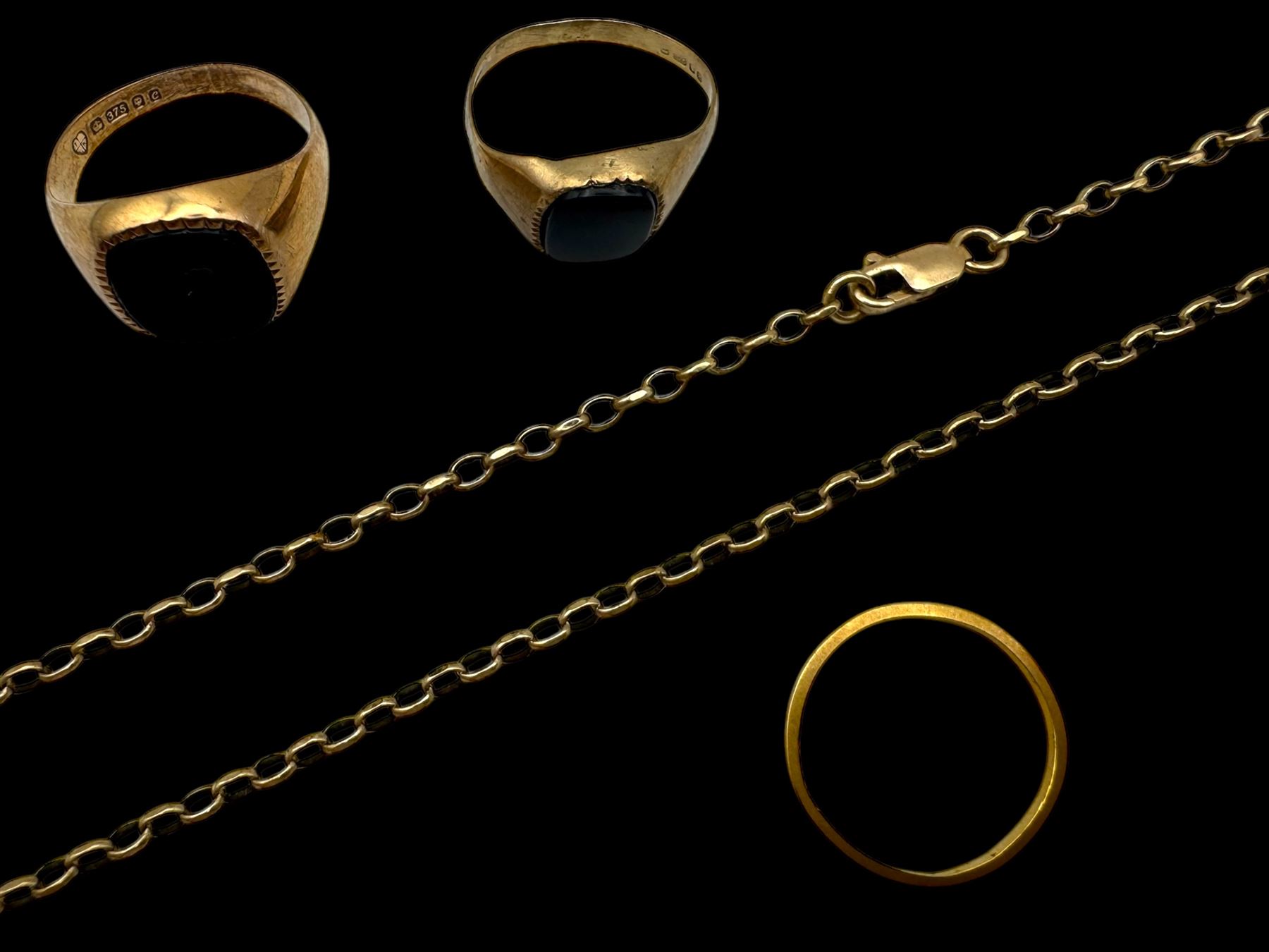 22ct gold thin wedding band, two 9ct gold onyx signet ring and a 9ct gold chain, all hallmarked
