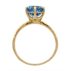 9ct gold single stone round cut Swiss blue topaz ring, hallmarked, topaz approx 3.45 carat