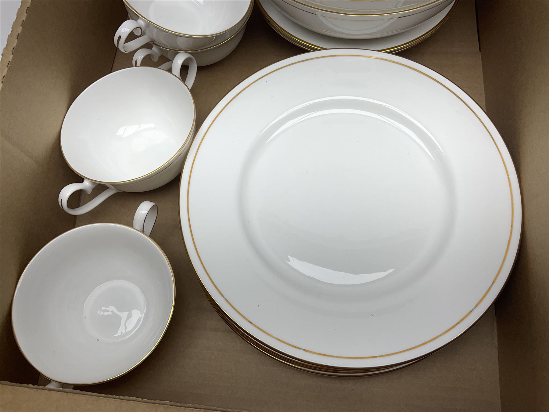 Crownford Queen's China Elegance pattern part tea and dinner service, to include Dinner plates, eight soup bowls, four tea cups etc 