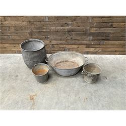 Vintage galvanised dolly tub with galvanised tub and two buckets
