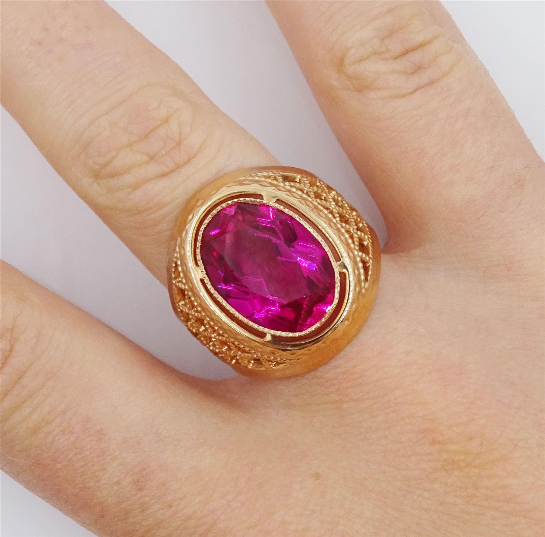 14ct rose gold single stone synthetic pink stone ring