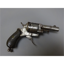  Belgian .320cal six-shot Pocket revolver, fitted ejector with folding trigger and chequer walnut grip, chamber stamped ELG, L15cm  