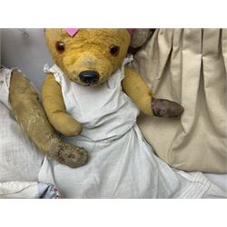 Six 1930s onwards teddy bears to include examples with jointed limbs, applied eyes and vertically stitched noses, tallest 50cm 
