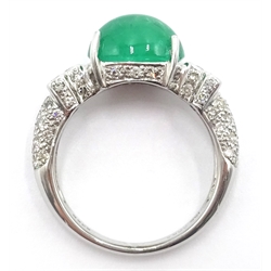  18ct white gold cabachon emerald and diamond shoulder ring stamped 18k  