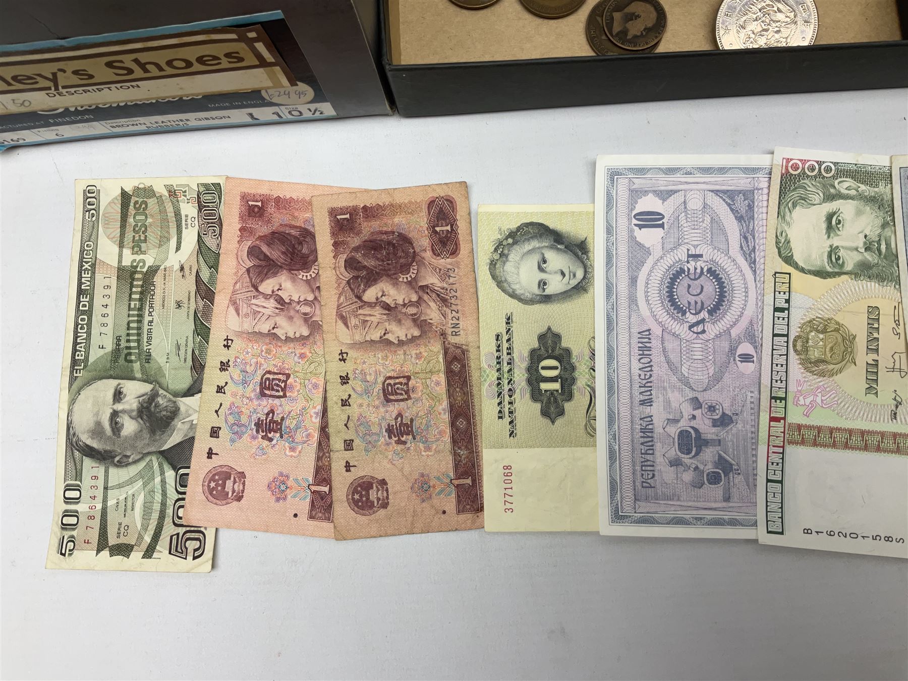 Great British and World coins and banknotes, including pre-decimal coinage, Britain's first decimal coins sets in blue folders, silver one yen coin converted into a brooch, commemorative crowns etc