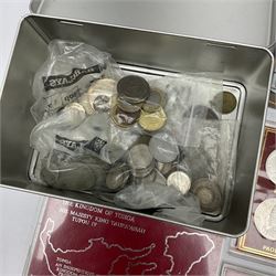 Great British and World coins including Royal Mint 1981 silver proof crown, small number of pre 1947 Great British silver coins, commemorative crowns, King George VI 1950 Canadian dollar and 1950 fifty cent, Vatican City souvenir set etc 