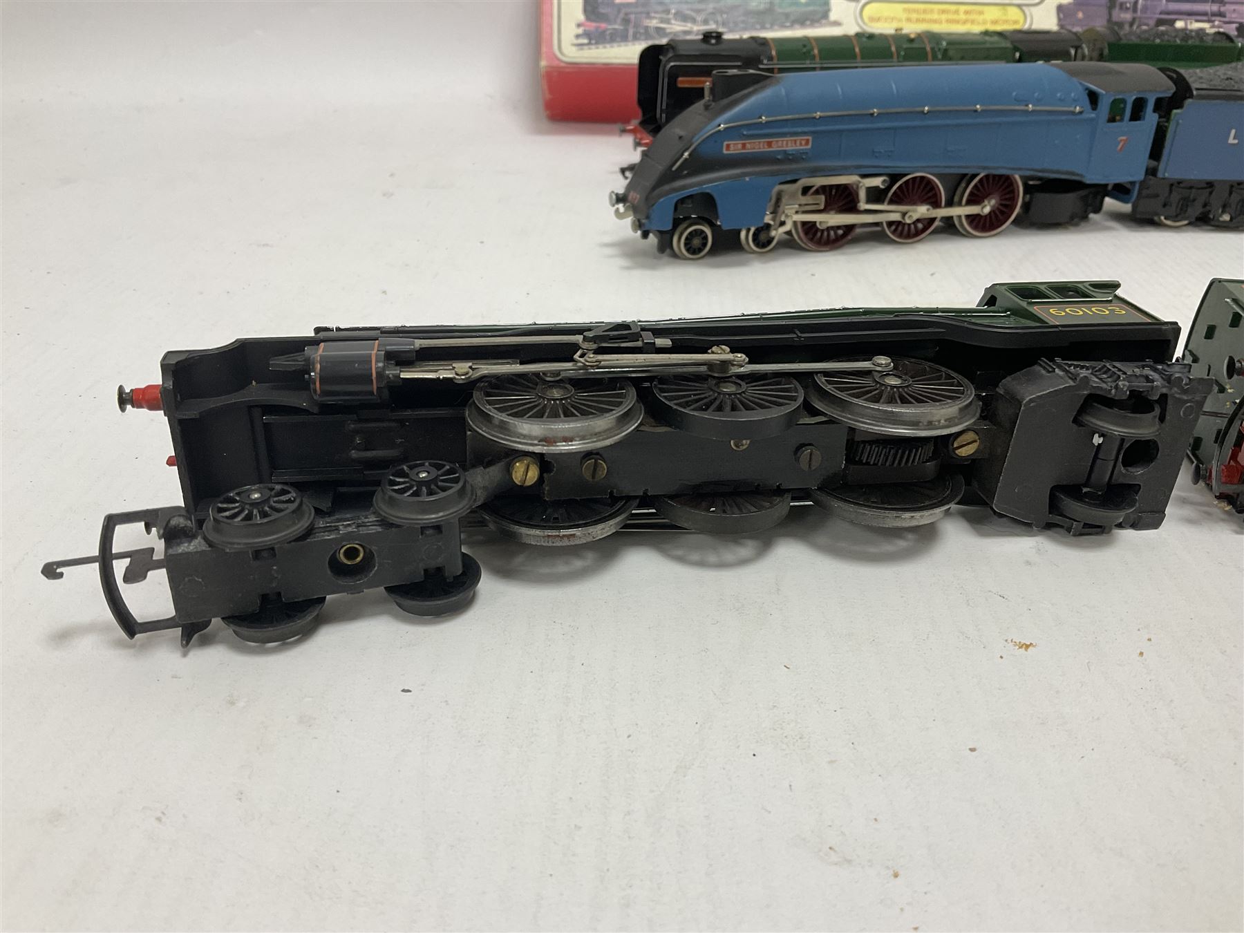 Hornby/Tri-Ang ‘00’ gauge - four locomotives and tenders comprising boxed Class 7P6F 4-6-2 ‘Oliver Cromwell’ no.70013 in BR green; Class A4 4-6-2 ‘Nigel Gresley’ no.7 in LNER blue; Battle of Britain Class 4-6-2 ‘Winston Churchill’ no.21C151 in SR green; Class A3 Gresley 4-6-2 no.60103 in BR green (4) 