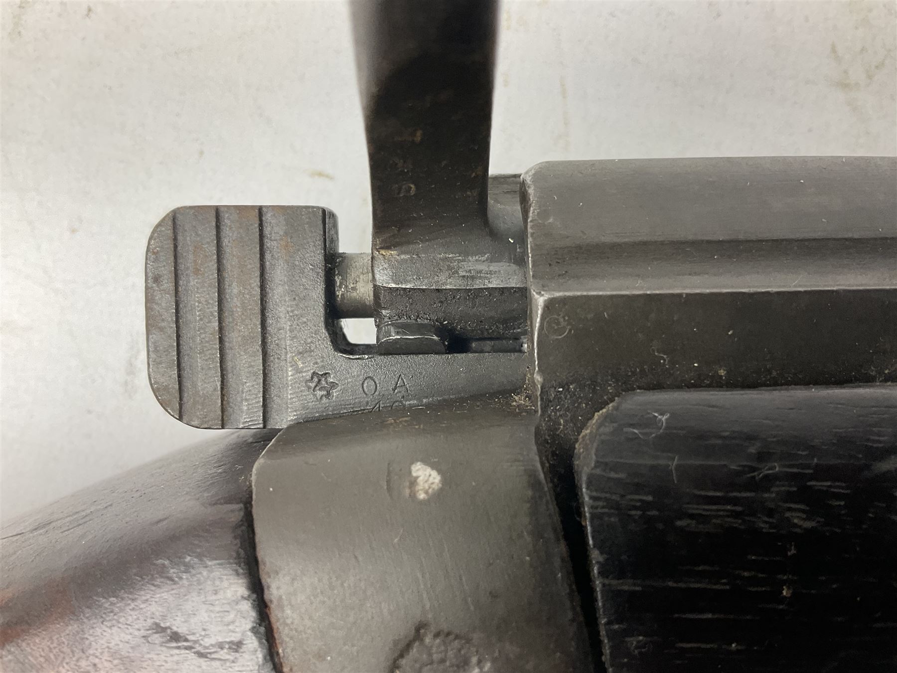 WW1 Lee Enfield SMLE bolt-action rifle, dated 1918, with single barrel band and bayonet fitting L113cm FIREARMS CERTIFICATE REQUIRED OR RFD