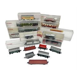 Fleischmann ‘N’ gauge ‘Piccolo’ - sixteen carriages, wagons and cars comprising nos. 8051, 8052, 8055, 8064, 8119K, 8127, 8128, 8129, 8202, 8211, 8224, 8240, 8281, 8301, 8500, 9372; along with Minitrix N503 Shock Van and 13576 6 ton Mineral Wagon; boxed and loose (18) 