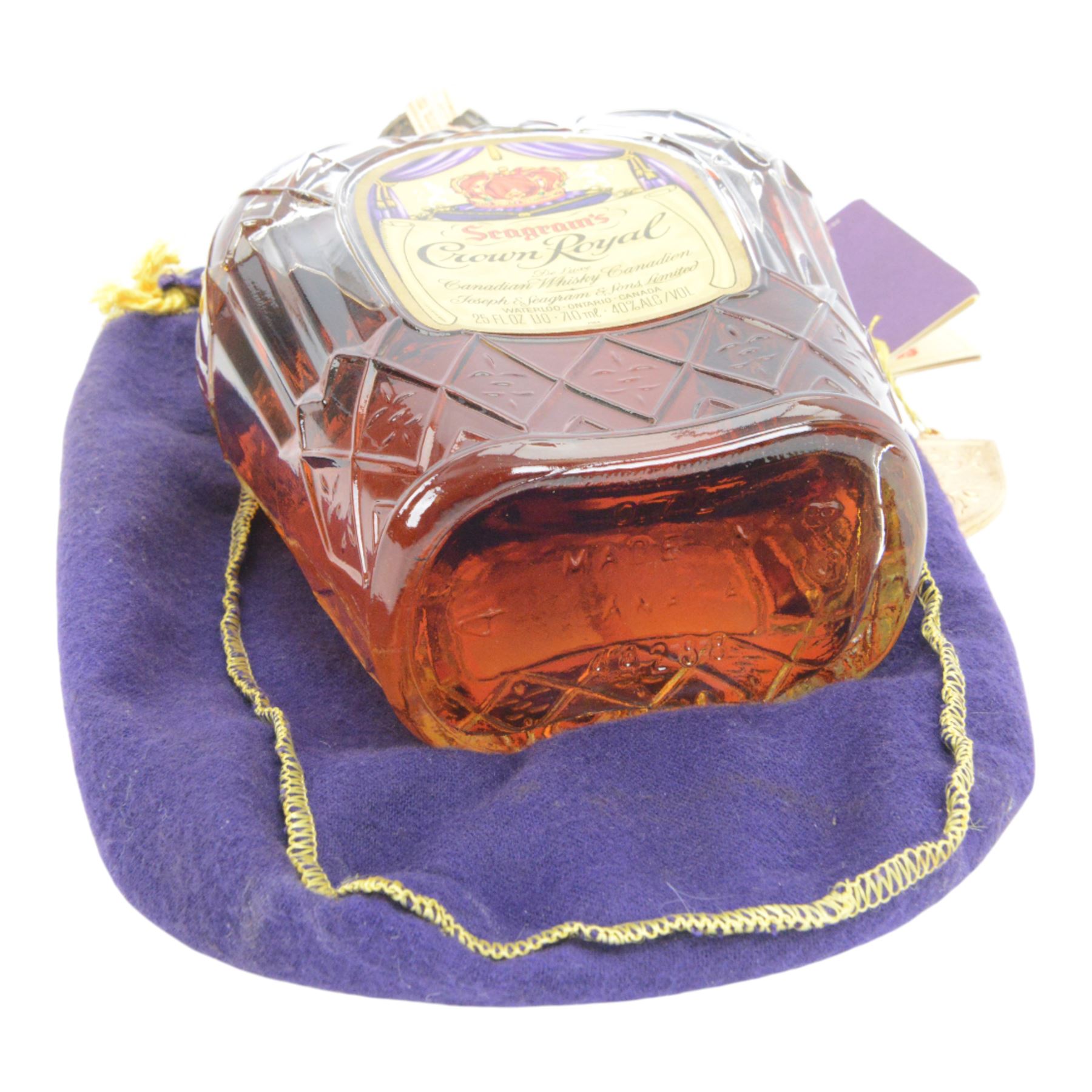 Seagrams Crown Royal Canadien Whisky, 25fl ox, 40% vol