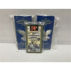 Great British and World coins and banknotes, including United Kingdom 1985 brilliant uncirculated coin collection, two 1995 brilliant uncirculated two pound coins in card folders, commemorative crowns, King George VI 1951 Festival of Britain crowns in card cases, United States of America 1964 Kennedy half dollar, two Switzerland 1966 five franc coins, five German 1972 commemorative coins, Euro banknotes, Bank of England Somerset one pound 'DU27', Japanese banknotes etc