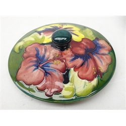  Moorcroft Hibiscus powder jar and cover on green ground, D12cm  