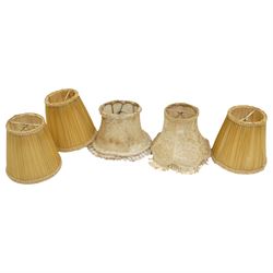 Dispose 20th century giltwood chandelier with shades, H50cm 