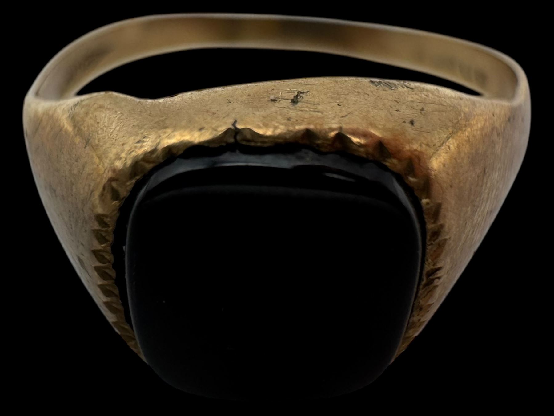 22ct gold thin wedding band, two 9ct gold onyx signet ring and a 9ct gold chain, all hallmarked