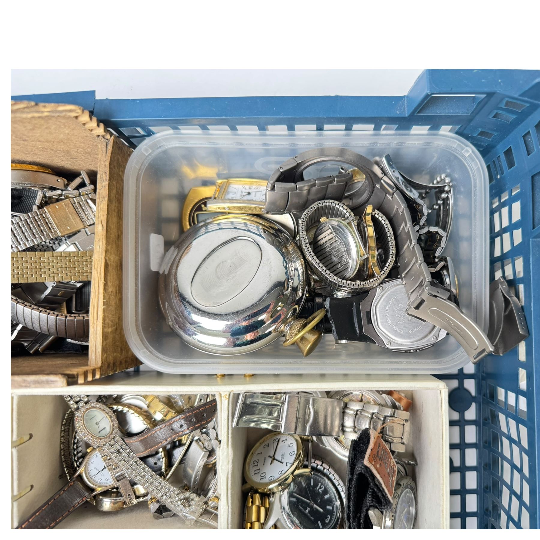Collection of watches, including Timex, Lorus, Fossil, Seiko etc