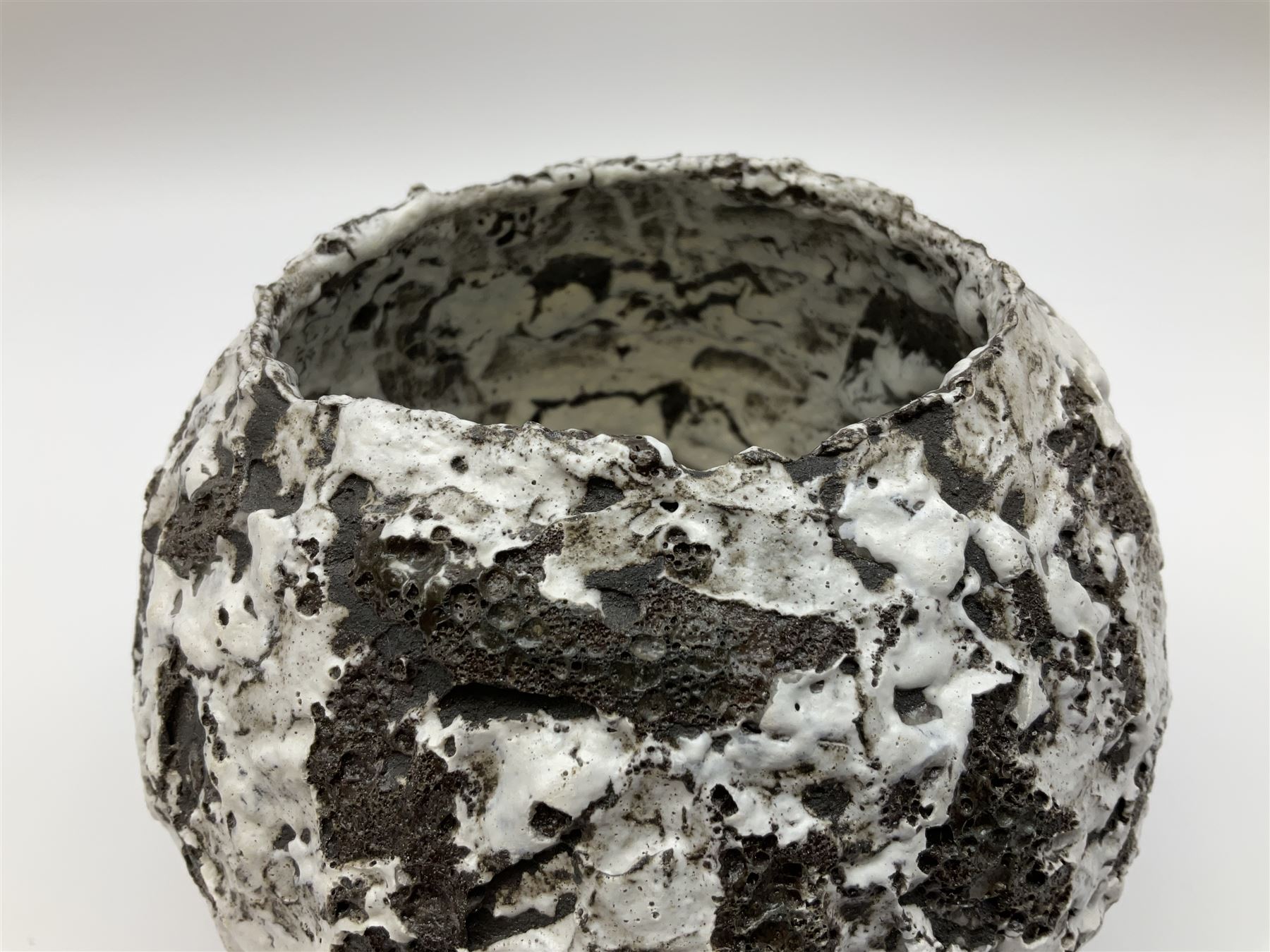 Stephanie Black (British, Contemporary) 'Volcano' studio pottery vase, impressed marks beneath H14cm 