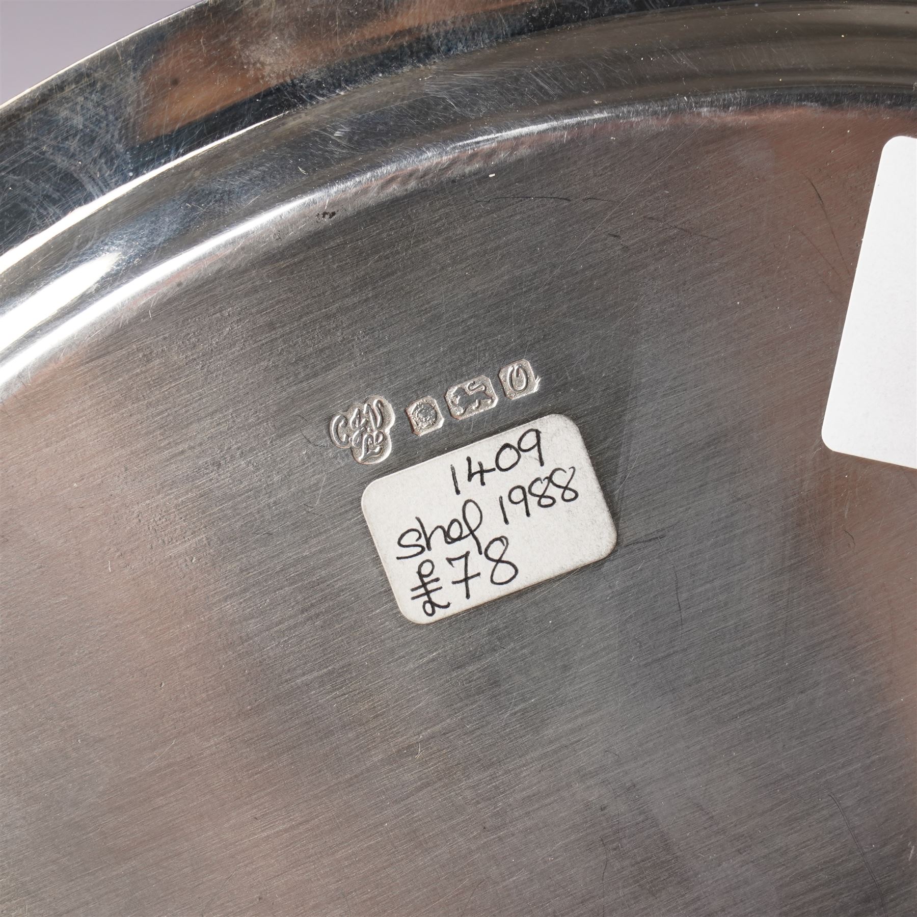 Silver oval small salver or card tray with gadrooned edge W20cm Sheffield 1988 Maker C J Vander Ltd