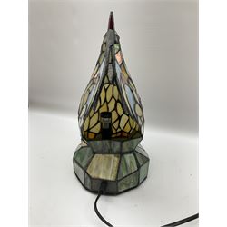 Tiffany style stained glass table lamp in the form of a cockerel, H35cm