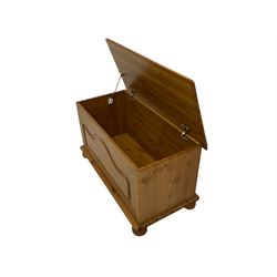 Pine corner cupboard, enclosed by two doors (W139cm, H81cm), and pine blanket box (W83cm)
