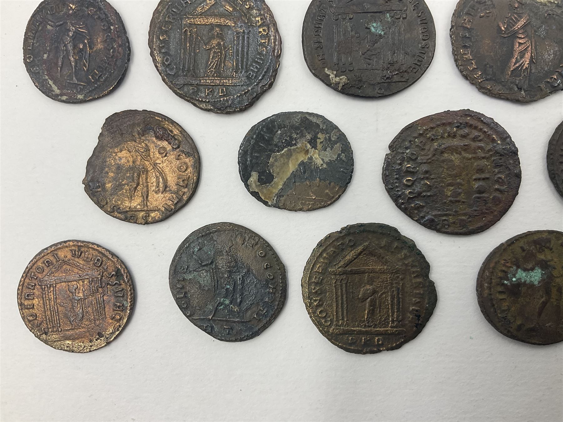 Roman Imperial Coinage, Constantine the Great (AD 306-337) and Constantine II (AD 337-340), twenty assorted bronze folles (20)