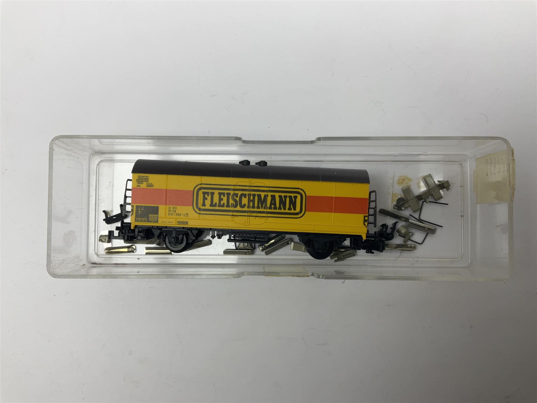 Fleischmann 'N' gauge 'Piccolo' - sixteen carriages | Model