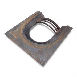 Two cast iron fire surrounds / inserts along with four metal surround pieces 