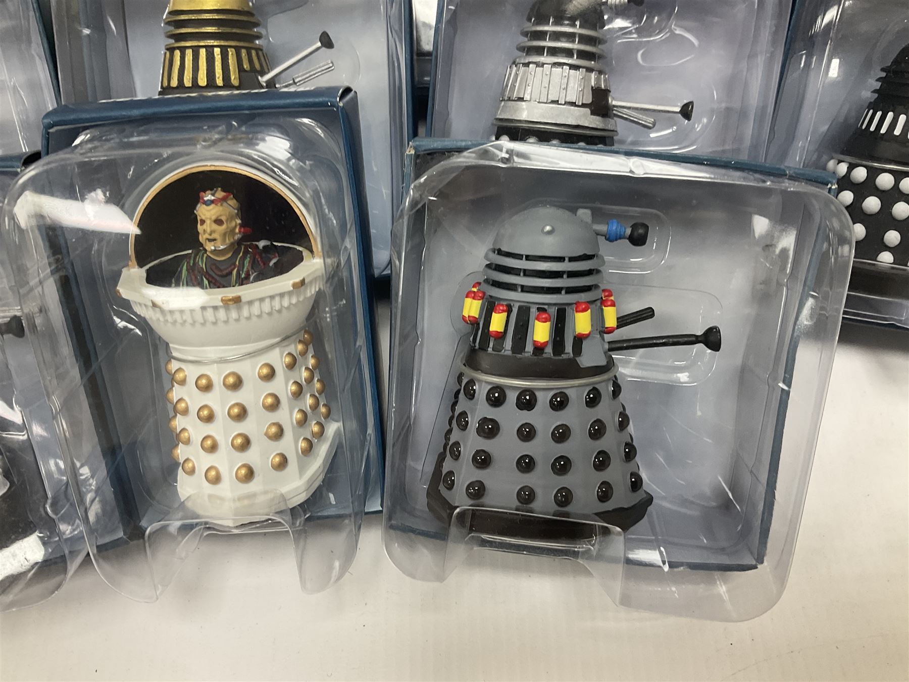 ‘Dr Who’ - Eaglemoss periodical Figurine Collection comprising twenty-seven figures of Tardis’ and Daleks, including Special Tardis 1 figure, two still with original magazine; all boxed, most with factory tie-downs 