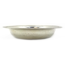 Pair of silver bowls with reeded borders by John Collard Vickery Birmingham 1909 diameter 18cm 14.2oz  