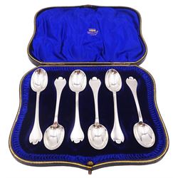 Set of six early 20th century silver Trefid spoons with rat tail bowls, hallmarked Wakely & Wheeler, London 1911, in velvet and silk lined fitted case, approximate total silver weight 3.06 ozt (95 grams)